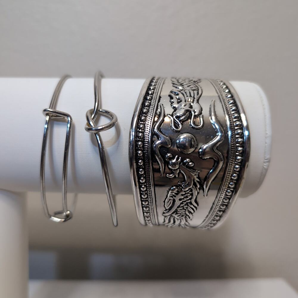 Embossed Dragon Silver Tone Cuff Bracelet Set